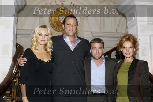 Amsterdam  26 oktober 2009
Photocall Couples Retreat met Vince Vaughn Malin Akerman en Peter Billingsley
en de nederlandse actrice Janna Fassaert
Peter Smulders bv