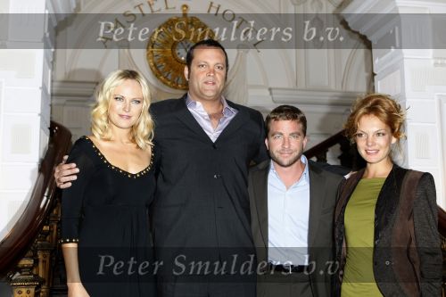 Amsterdam  26 oktober 2009
Photocall Couples Retreat met Vince Vaughn Malin Akerman en Peter Billingsley
en de nederlandse actrice Janna Fassaert
Peter Smulders bv