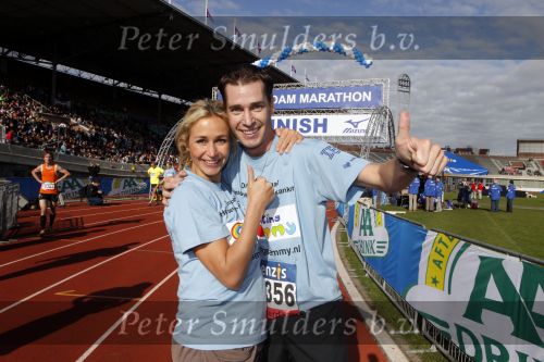 Amsterdam 18 oktober 2009
Wendy v Dijk geeft het startschot van de 7.5 km van Menzis bij de amsterdam marathon. Er wordt gelopen voor de stichting Semmy.
 Wendy is 4 en een halve maand zwanger. Haar broer Mike loopt ook mee alsmede Lodewijk Hoekstra.
Peter Smulders bv