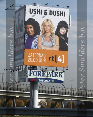 Den Haag 28 oktober 2009
Billboard wendy v Dijk voor programma Ushi en Dushi op de A4 ter hoogte van Den Haag.
Peter Smulders bv