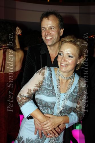 Amsterdam 23 oktober 2009
Televizierring 2009 in Carre in Amsterdam. Yvonne Jaspoers verliefd met haar man
Peter Smulders bv