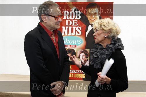 Loosdrecht 1 november 2010
Presentatie DVD Rob de Nijs Shows met Anneke Gronloh Trea Dobbs Ria Valk en Marijcke Merckens bij het golden tulip hotel.
Peter Smulders bv