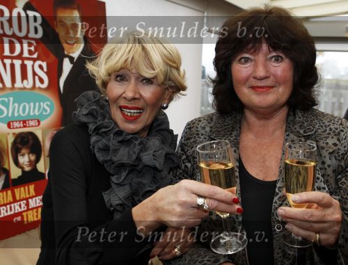 Loosdrecht 1 november 2010
Presentatie DVD Rob de Nijs Shows met Anneke Gronloh Trea Dobbs Ria Valk en Marijcke Merckens bij het golden tulip hotel.
Peter Smulders bv
