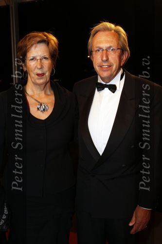 Leiden 30 oktober 2010
Premiere Soldaat van oranje op vliegbasis Valkenburg. Annemarie Jorritsma met man
Peter Smulders bv