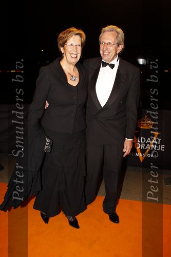 Leiden 30 oktober 2010
Premiere Soldaat van oranje op vliegbasis Valkenburg. Annemarie Jorritsma met man
Peter Smulders bv