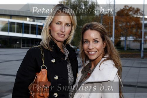 Amsterdam 31 oktober 2010
Feestje bij strand Zuid van de CLUB. Anouk Smulders en Renee Vervoorn
Peter Smulders bv