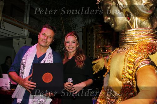 Amsterdam 6 november 2010
12 en een half jarig bestaan en presentatiie van het Buddha to Buddha boek in de supper club. Batul Loomans en Candy Dulfer
Peter Smulders bv