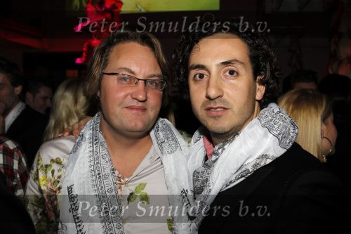 Amsterdam 6 november 2010
12 en een half jarig bestaan en presentatiie van het Buddha to Buddha boek in de supper club.
Peter Smulders bv