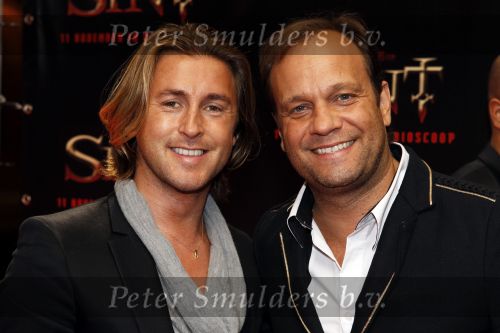 Amsterdam 3 november 2010
Premiere van de film Sint in de stopera van Amsterdam. Carlo Boszhard met vriend
Peter Smulders bv