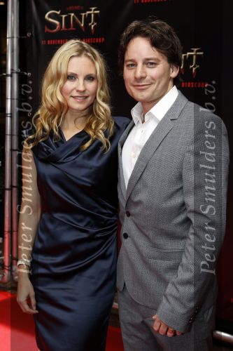 Amsterdam 3 november 2010
Premiere van de film Sint in de stopera van Amsterdam. Cas jansen met zijn vrouw Annelieke Bouwens
Peter Smulders bv