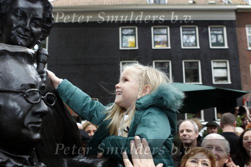 Amsterdam 5 november 2010
Onthulling beeld Jan en Mien Froger op de elandsgracht op de 50e verjaardag van hun zoon Rene Froger. Aanwezig waren oa Rene Natasja Didier Maxim Danny Natasja en Charly Froger . Dominique Grant heeft het beeld gemaakt.
Peter Smulders bv