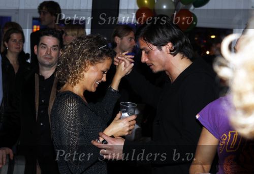 Amsterdam 31 oktober 2010
Feestje bij strand Zuid van de CLUB. Tatum Dagelet Toy Travis Daniel de Ridder Ruud de Wild en zijn vrouw Aafke zijn allemaal op het feest
Peter Smulders bv