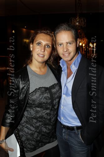 Hoorn 1 november 2010
Premiere Je Anne in de schouwburg van Hoorn. Danny en Jenny de Munk met dochter
Peter Smulders bv