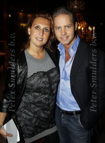 Hoorn 1 november 2010
Premiere Je Anne in de schouwburg van Hoorn. Danny en Jenny de Munk met dochter
Peter Smulders bv