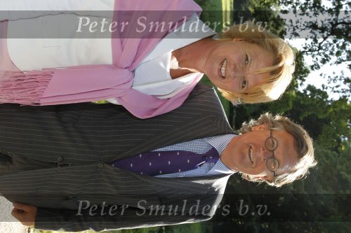 Breukelen 16 juni 2010
Haringparty op Neyenrode.
Denise Mooy met vriend
Peter Smulders bv
