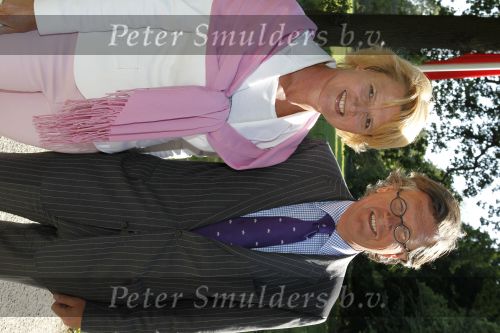 Breukelen 16 juni 2010
Haringparty op Neyenrode.
Denise Mooy met vriend
Peter Smulders bv