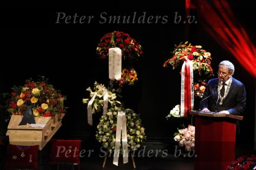 Amsterdam 6 november 2010
Herdenkingsdienst/begrafenis van Harry Mulisch in de stadsschouwburg van Amsterdam. Eberhard v d Laan
Peter Smulders bv