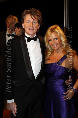 Leiden 30 oktober 2010
Premiere Soldaat van oranje op vliegbasis Valkenburg. Erik de Zwart met vrouw
Peter Smulders bv