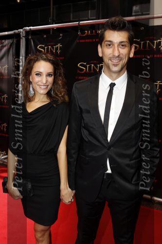 Amsterdam 3 november 2010
Premiere van de film Sint in de stopera van Amsterdam. Escha Tanihatu met vriend
Peter Smulders bv