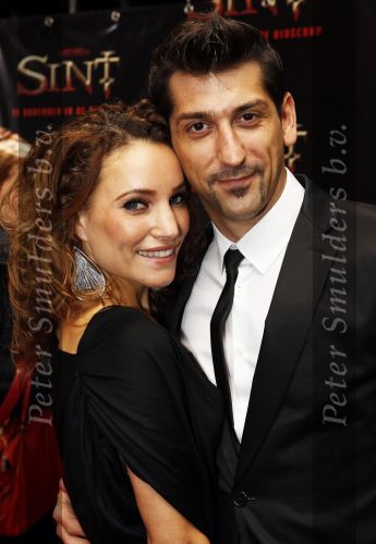 Amsterdam 3 november 2010
Premiere van de film Sint in de stopera van Amsterdam. Escha Tanihatu met vriend
Peter Smulders bv