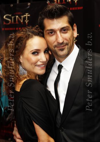 Amsterdam 3 november 2010
Premiere van de film Sint in de stopera van Amsterdam. Escha Tanihatu met vriend
Peter Smulders bv