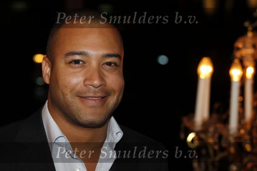 Hoorn 1 november 2010
Premiere Je Anne in de schouwburg van Hoorn. Everon Jackson Hooi
Peter Smulders bv