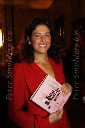 Amsterdam 26 oktober 2010
Presentatie boek Femmetje de Wind en Mirjam v d Broeke in het college hotel.
Tatjana ontvangt het eerste boek.
Peter Smulders bv