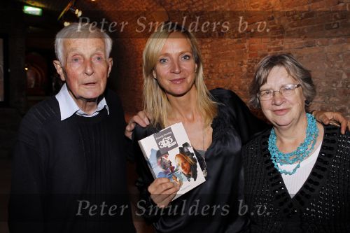 Amsterdam 28 oktober 2010
Presentatie boek Floortje Dessing. Haar vader en moeder zijn daarbij aanwezig.
Peter Smulders bv