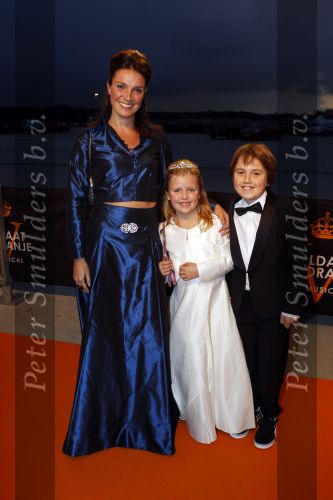 Leiden 30 oktober 2010
Premiere Soldaat van oranje op vliegbasis Valkenburg. Vrouw en kinderen Fred Boot
Peter Smulders bv