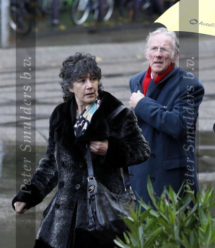 Amsterdam 6 november 2010
Herdenkingsdienst/begrafenis van Harry Mulisch in de stadsschouwburg van Amsterdam. Freek de Jonge met zijn vrouw
Peter Smulders bv