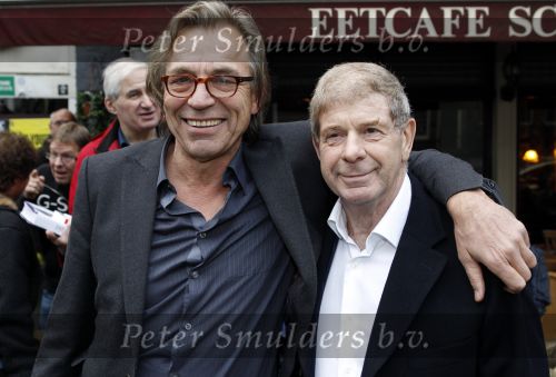 Amsterdam 1 november 2010
Presentatie van twee boeken van Jan Mulder bij cafe scheltema. Jan met Frits Barend
Peter Smulders bv