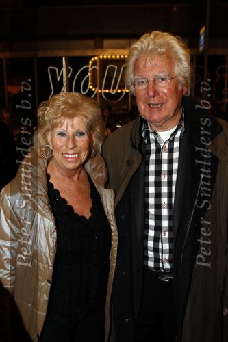 Rotterdam 27 oktober 2010
Premiere urinetown in het luxor. Gerard Cox met vriendin
Peter Smulders bv
