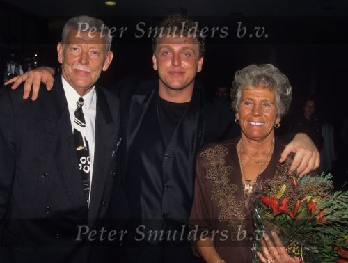 Amsterdam, 16 November 1994
Gordon met zijn ouders
Foto Peter Smulders BV
