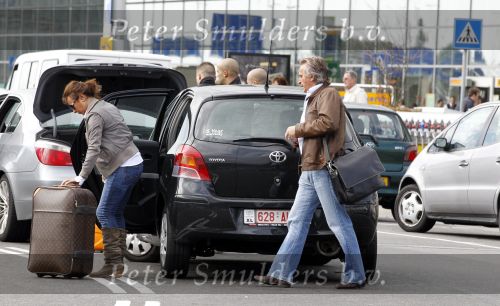 Schiphol 25 september 2010
Bea Bennet brengt Hans Breukhoven naar Schiphol.
Peter Smulders bv