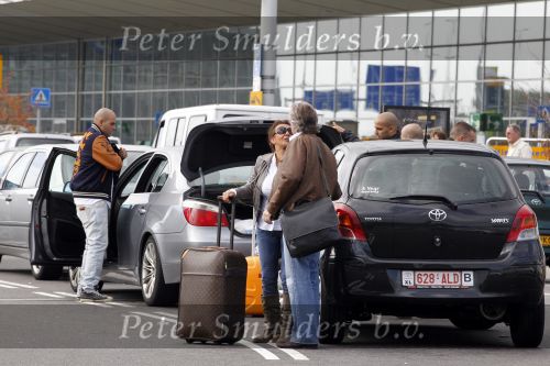 Schiphol 25 september 2010
Bea Bennet brengt Hans Breukhoven naar Schiphol.
Peter Smulders bv