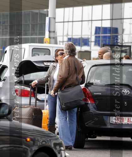 Schiphol 25 september 2010
Bea Bennet brengt Hans Breukhoven naar Schiphol.
Peter Smulders bv