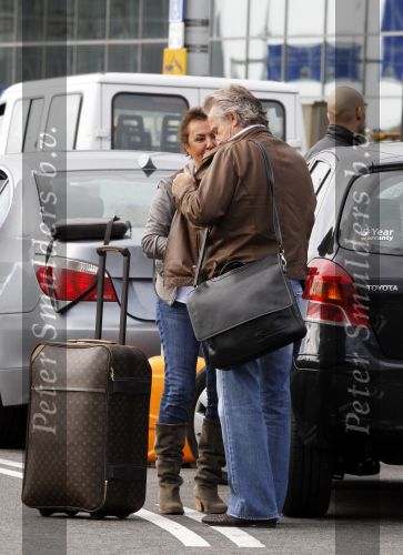 Schiphol 25 september 2010
Bea Bennet brengt Hans Breukhoven naar Schiphol.
Peter Smulders bv