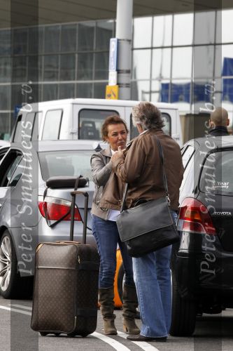 Schiphol 25 september 2010
Bea Bennet brengt Hans Breukhoven naar Schiphol.
Peter Smulders bv
