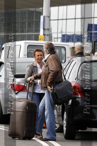 Schiphol 25 september 2010
Bea Bennet brengt Hans Breukhoven naar Schiphol.
Peter Smulders bv