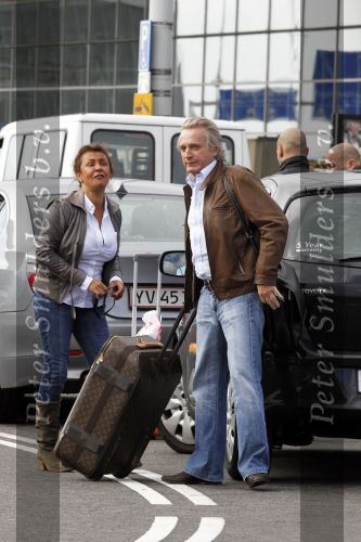 Schiphol 25 september 2010
Bea Bennet brengt Hans Breukhoven naar Schiphol.
Peter Smulders bv