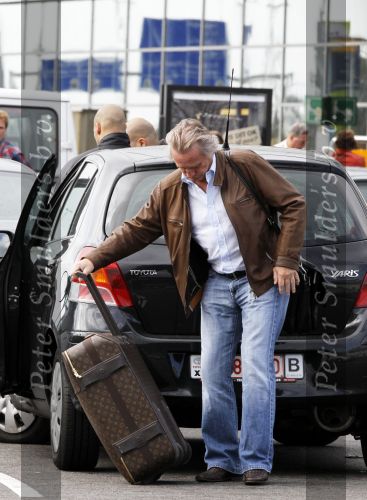 Schiphol 25 september 2010
Bea Bennet brengt Hans Breukhoven naar Schiphol.
Peter Smulders bv