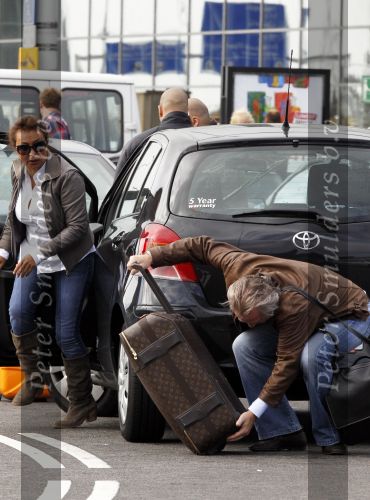 Schiphol 25 september 2010
Bea Bennet brengt Hans Breukhoven naar Schiphol.
Peter Smulders bv