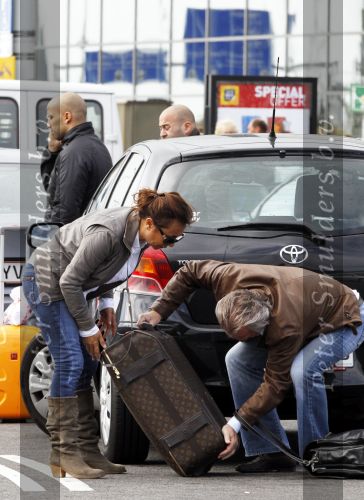 Schiphol 25 september 2010
Bea Bennet brengt Hans Breukhoven naar Schiphol.
Peter Smulders bv