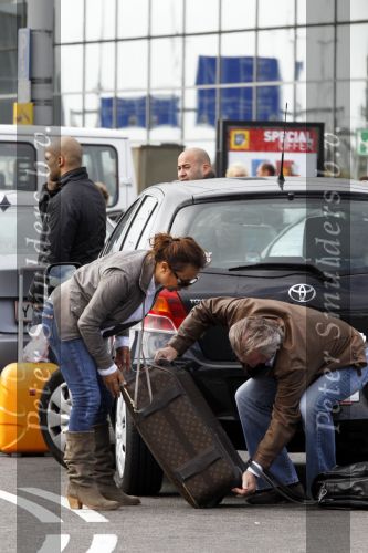 Schiphol 25 september 2010
Bea Bennet brengt Hans Breukhoven naar Schiphol.
Peter Smulders bv
