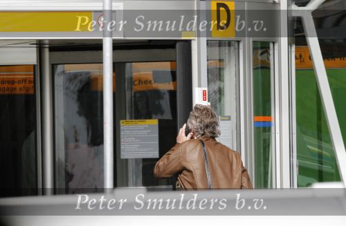 Schiphol 25 september 2010
Bea Bennet brengt Hans Breukhoven naar Schiphol.
Peter Smulders bv