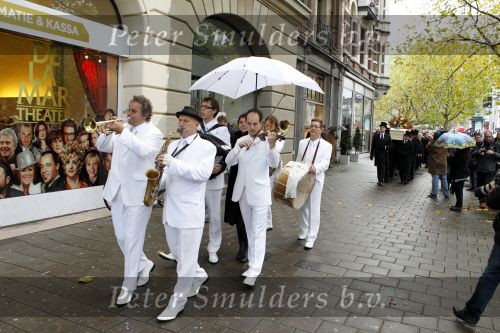 Amsterdam 6 november 2010
Herdenkingsdienst/begrafenis van Harry Mulisch in de stadsschouwburg van Amsterdam.
Peter Smulders bv