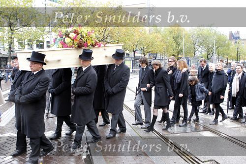 Amsterdam 6 november 2010
Herdenkingsdienst/begrafenis van Harry Mulisch in de stadsschouwburg van Amsterdam.
Peter Smulders bv