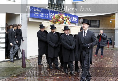Amsterdam 6 november 2010
Herdenkingsdienst/begrafenis van Harry Mulisch in de stadsschouwburg van Amsterdam.
Peter Smulders bv