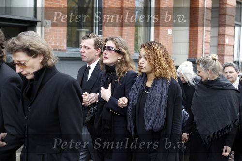 Amsterdam 6 november 2010
Herdenkingsdienst/begrafenis van Harry Mulisch in de stadsschouwburg van Amsterdam.
Peter Smulders bv