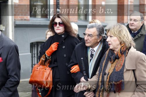 Amsterdam 6 november 2010
Herdenkingsdienst/begrafenis van Harry Mulisch in de stadsschouwburg van Amsterdam. vrienden Harry Mulisch
Peter Smulders bv